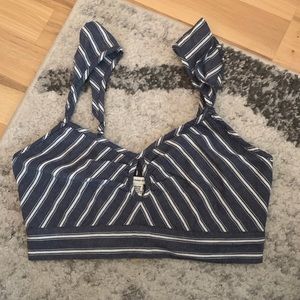 American Eagle crop top
